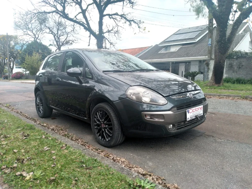 FIAT PUNTO ESSENCE - veículo salvado em Curitiba