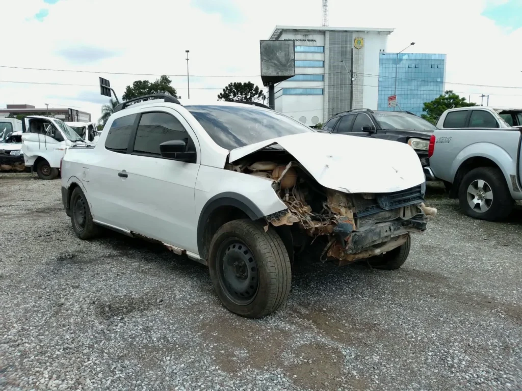 VOLKSWAGEN SAVEIRO ROBUST - veículo salvado em Curitiba