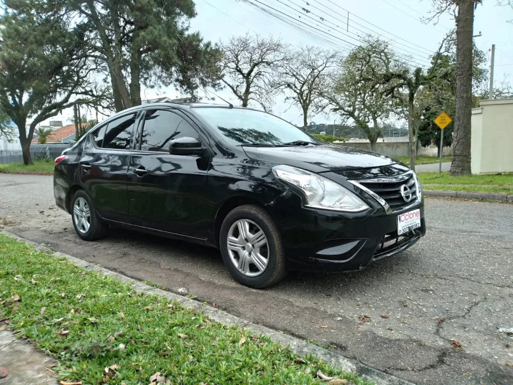 NISSAN VERSA - veículo salvado em Curitiba